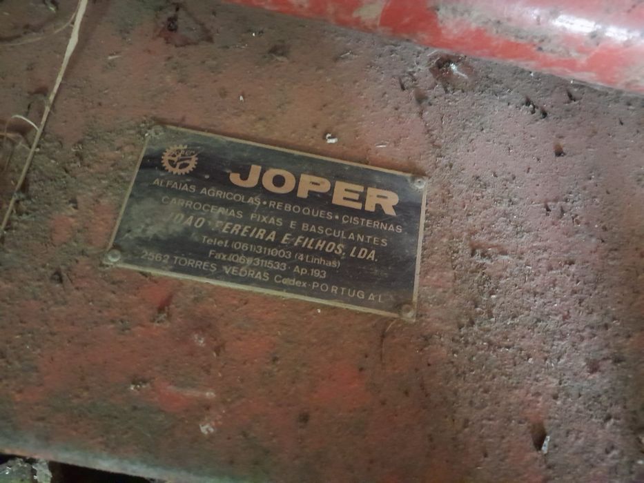 Vende se fréze com pouco uzo