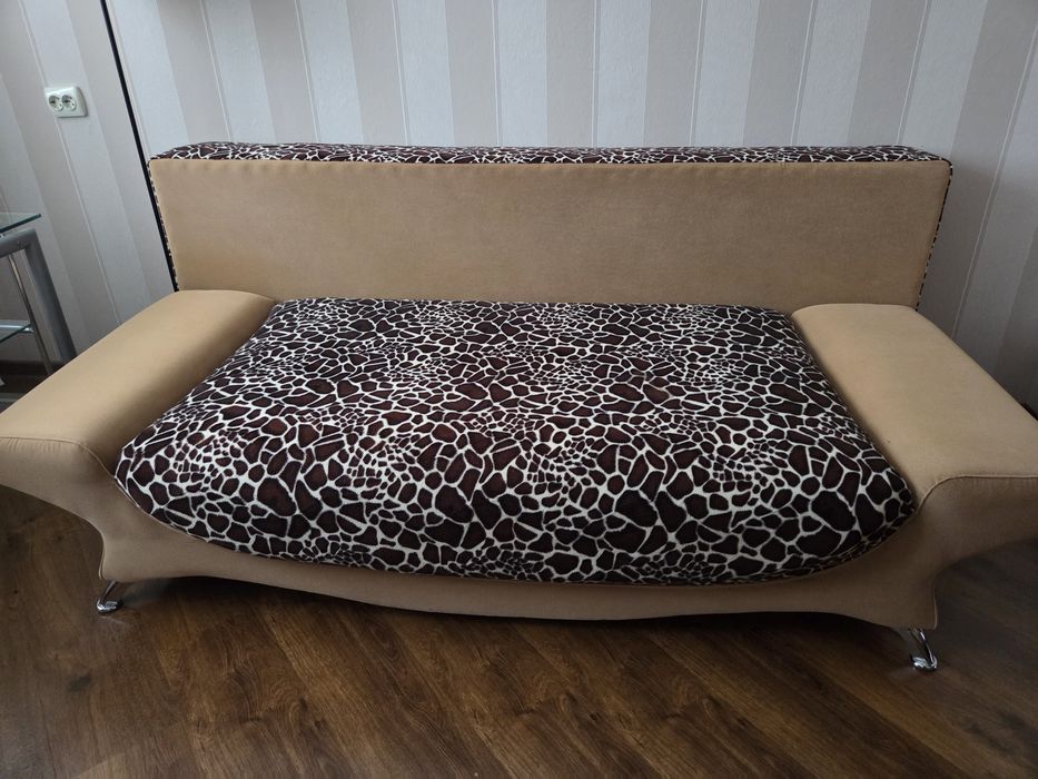 Продам диван ( самовивіз)