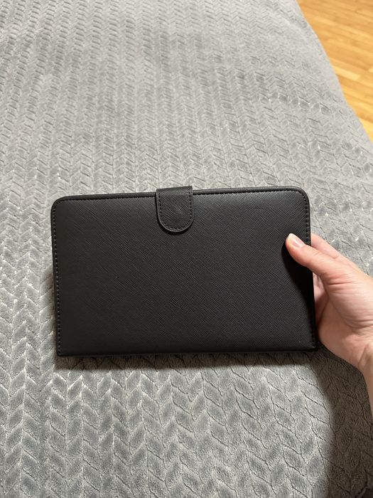 Чохол-клавіатура для планшета.