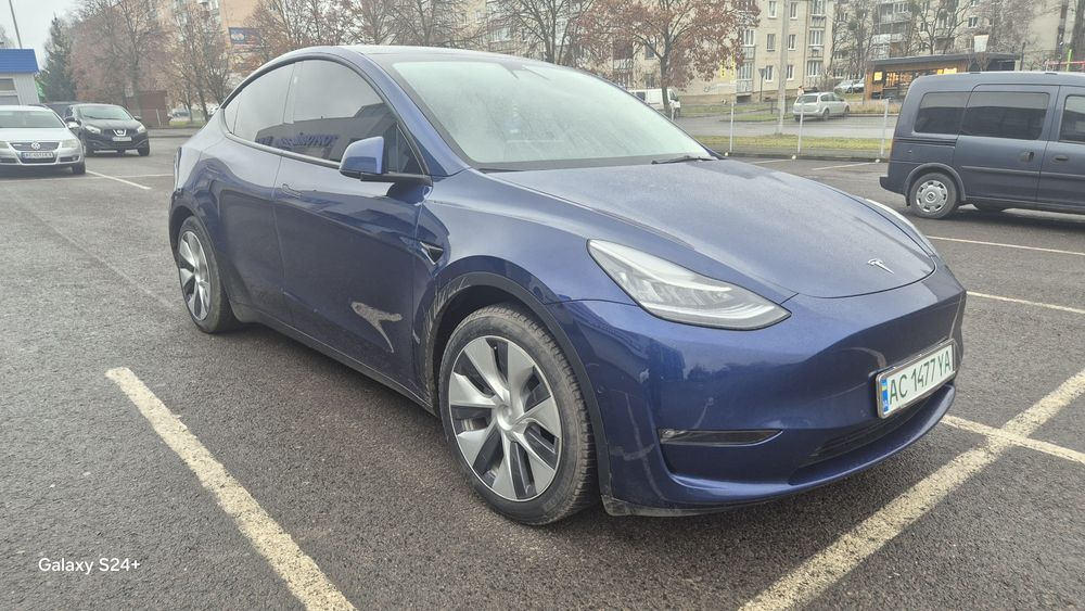 Продаж авто Tesla Y 7 міст