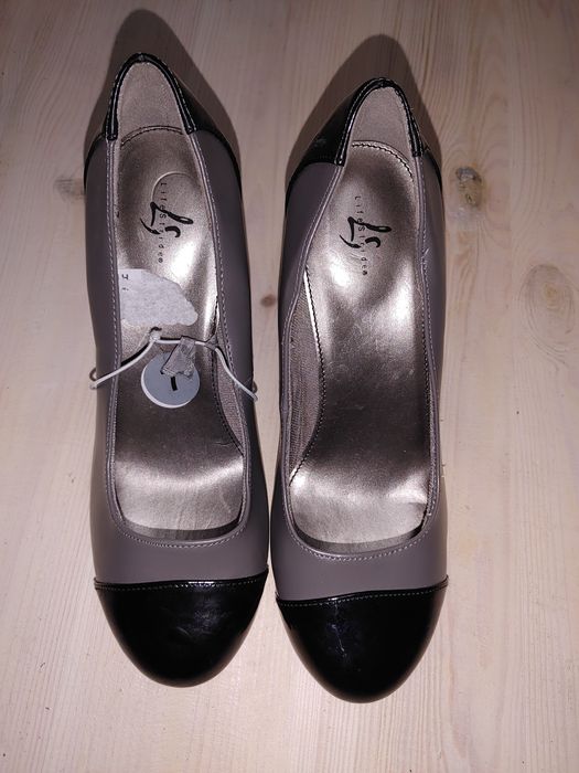Buty 37 Life Stride na obcasie lakierki