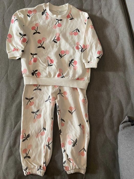 Спортивний, домашній костюм H&M 98 см ( 3р) принт вишні