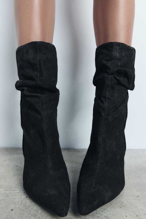 Botas em ganga preta da Zara
