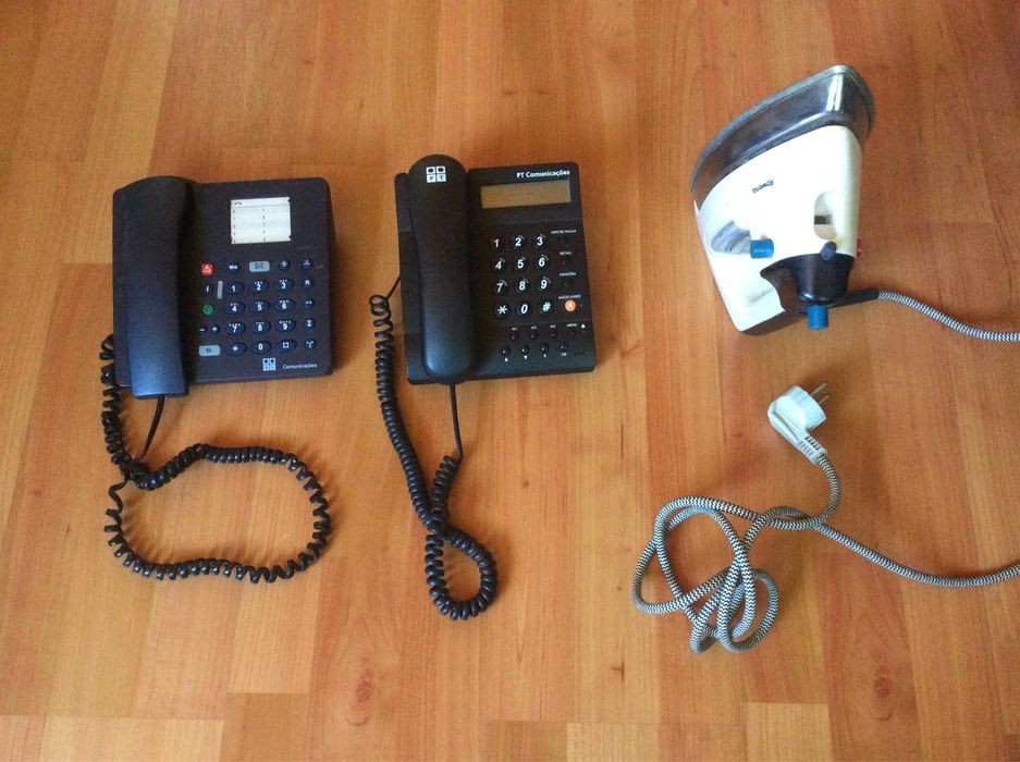 Vendo telefone e ferro de engomar em bom estado