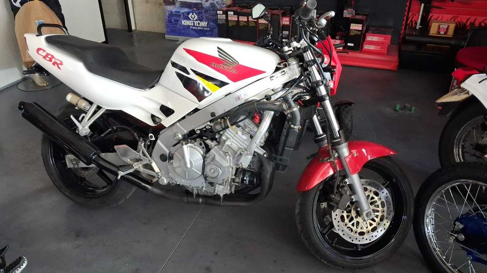 Vendo ou Troco por Carro CBR 600 F2 ano 1996