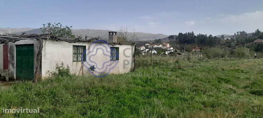Terreno Rústico com Construção não registada