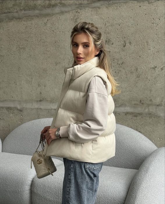 Кашемірова жіноча жилетка