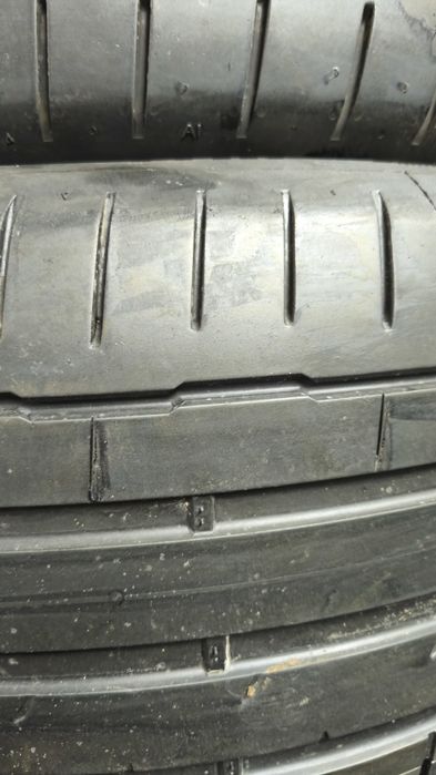 Pneus 255/45/19 Tesla