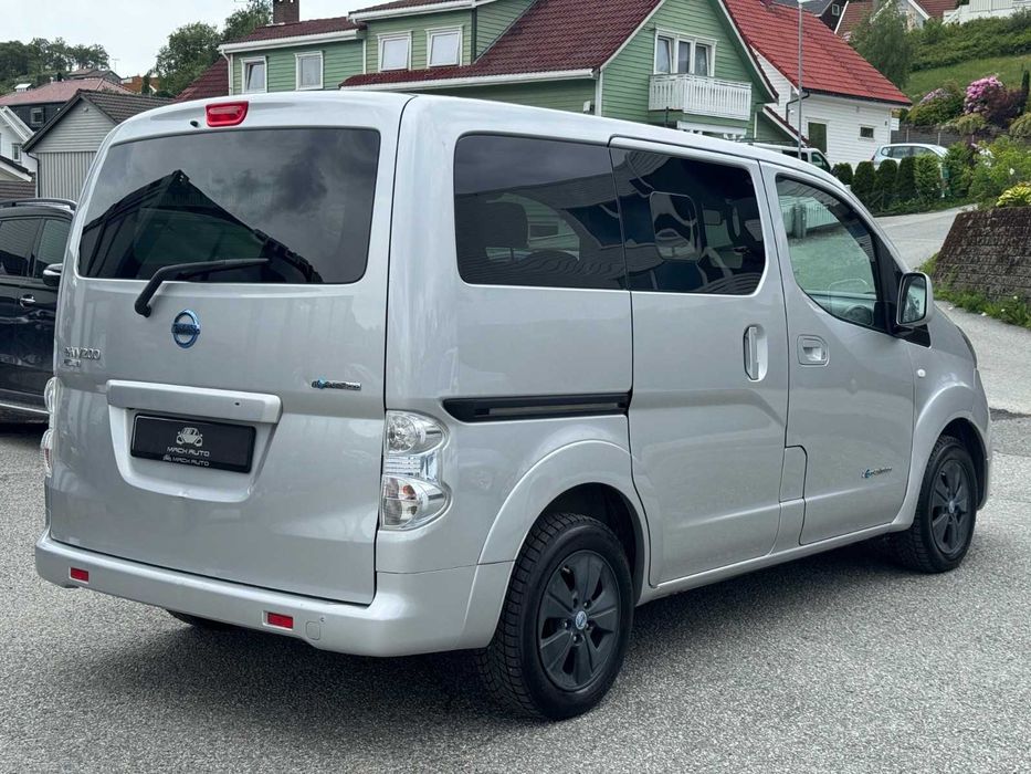 2015 Nissan e-NV200 пасажир 5 місць з Норвегії