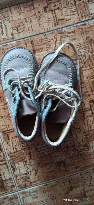 Взуття для дівчаток 22-24р