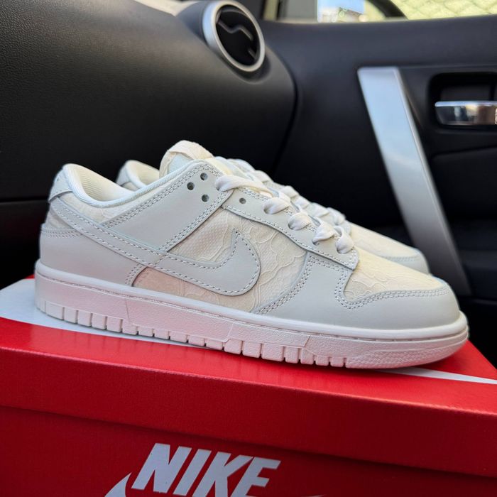 Кросівки жіночі Nike Dunk Low Lace Pack Regal Pink