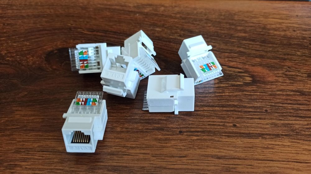 Модуль rj 45 в мережеву розетку