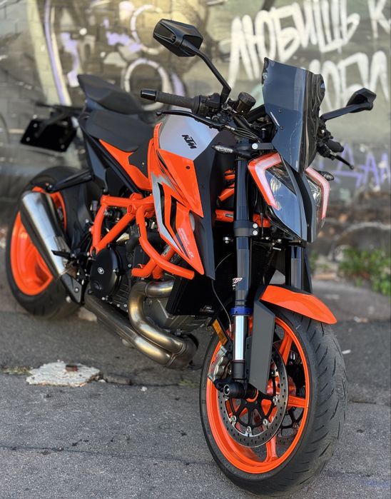 Мотоцикл KTM 1290 Super Duke R 2024 рік