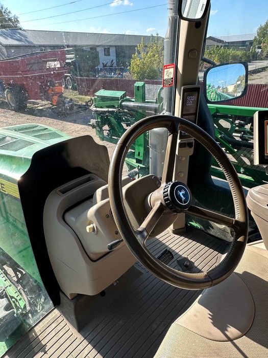 Самохідний оприскувач John Deere R4045
