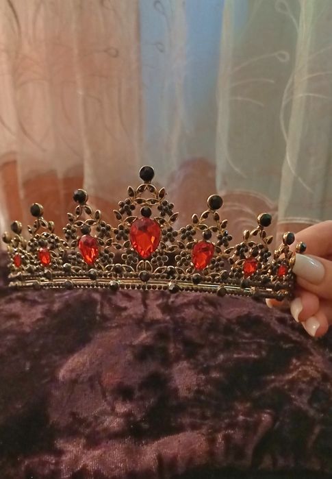 Корона на торт, випускний, на свято.