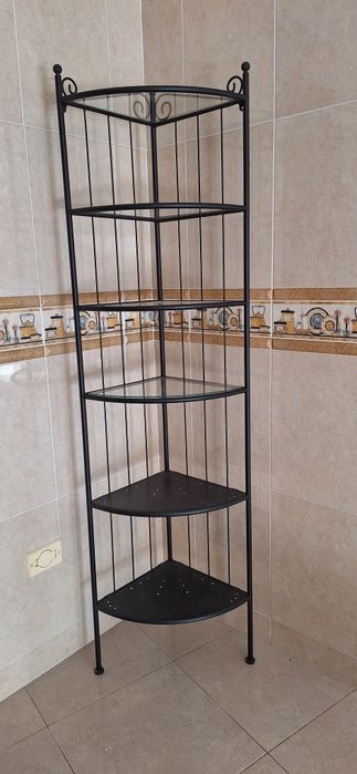 Estante de canto em ferro