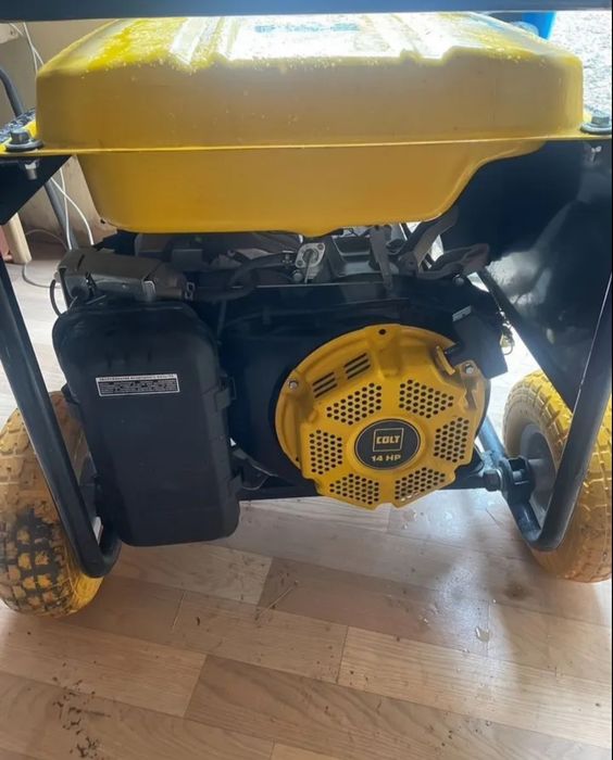 Генератор Бензиноий