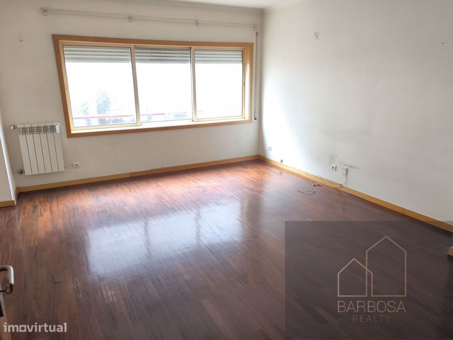 T3 (3 WC, 1 suite) com varanda, garagem e arrumos! Costa Cabral, Porto