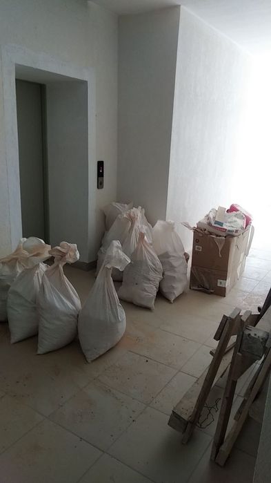 Вивіз будівельного сміття , старих меблів , та побутового мусору