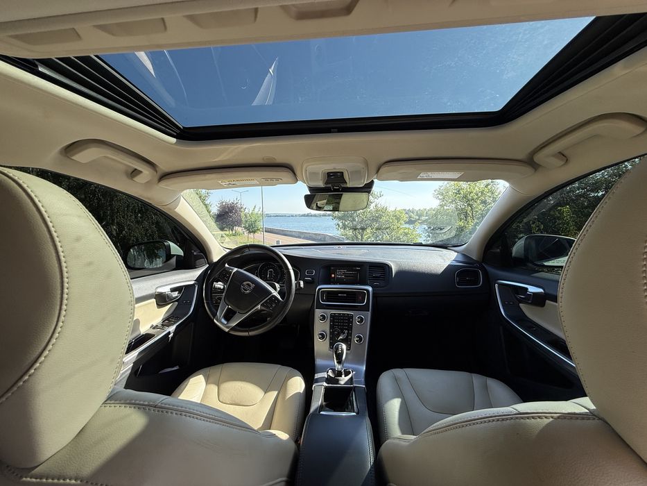 Volvo V60 T5 Platinum 2017