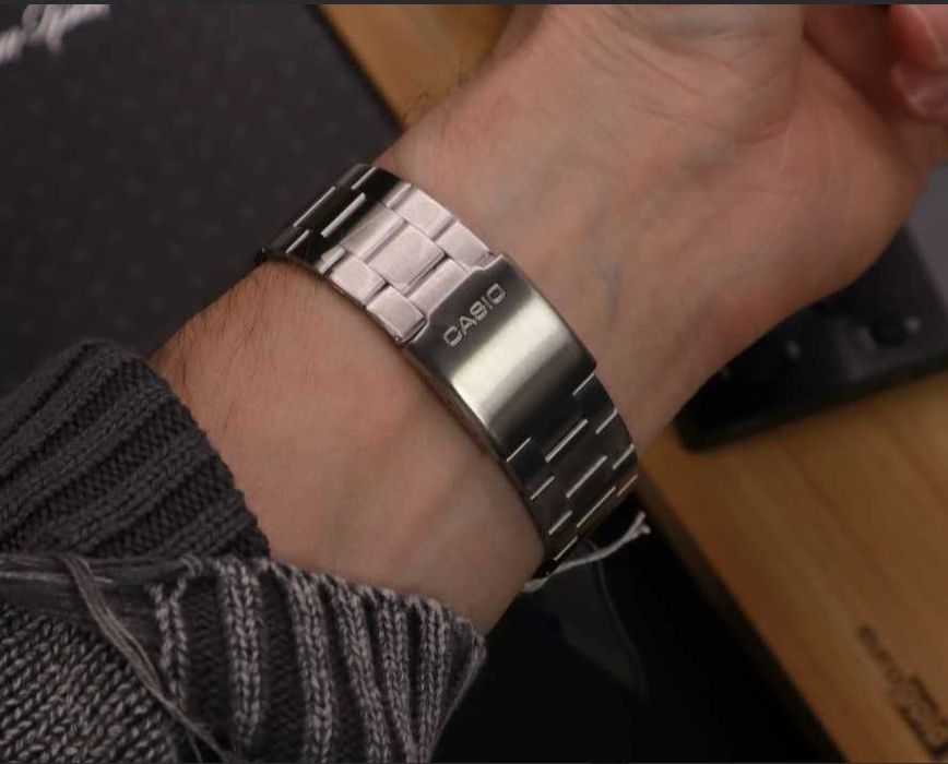 Casio MTP-VD03D-1A — стильний годинник на щодень