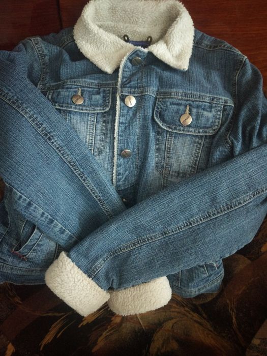 Джинсова куртка утеплена.
