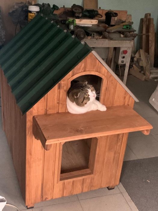 Будка для песика та котика.