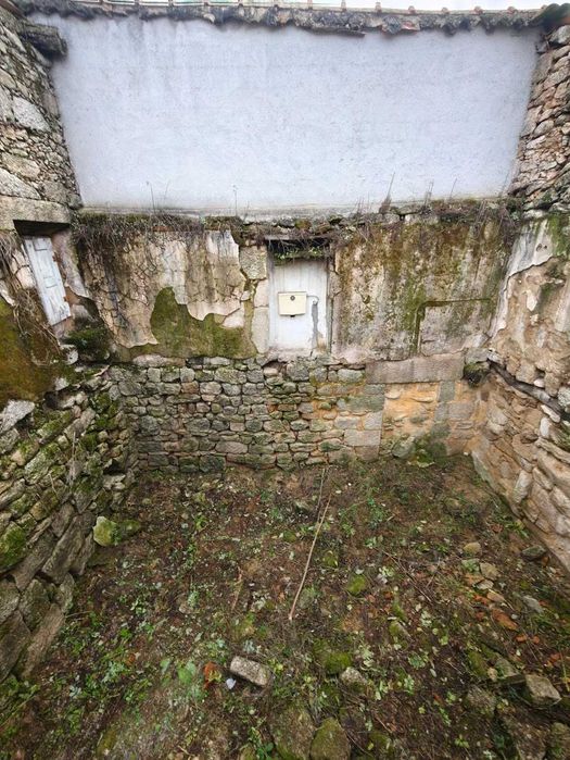 Vendo casa para reconstruir