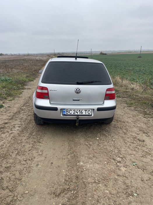 Гольф 4 1,4 16v 2003 року