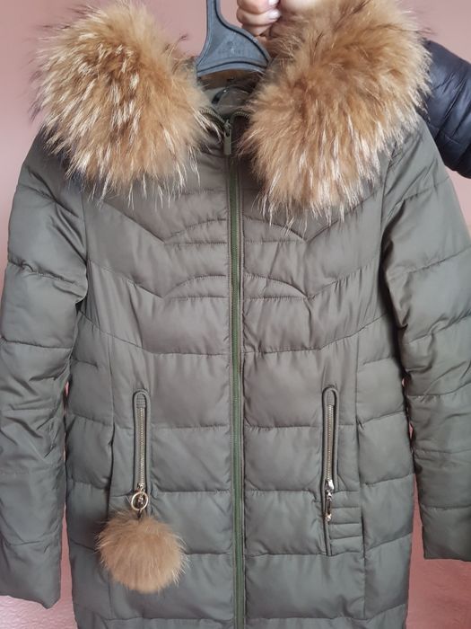 Пуховик, з натуральним хутром в хорошому стані