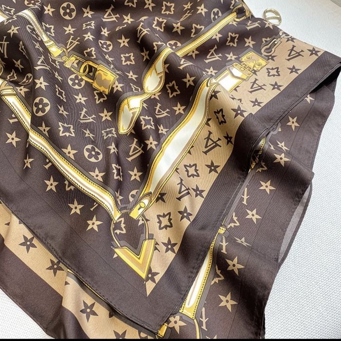 Брендові хустинки