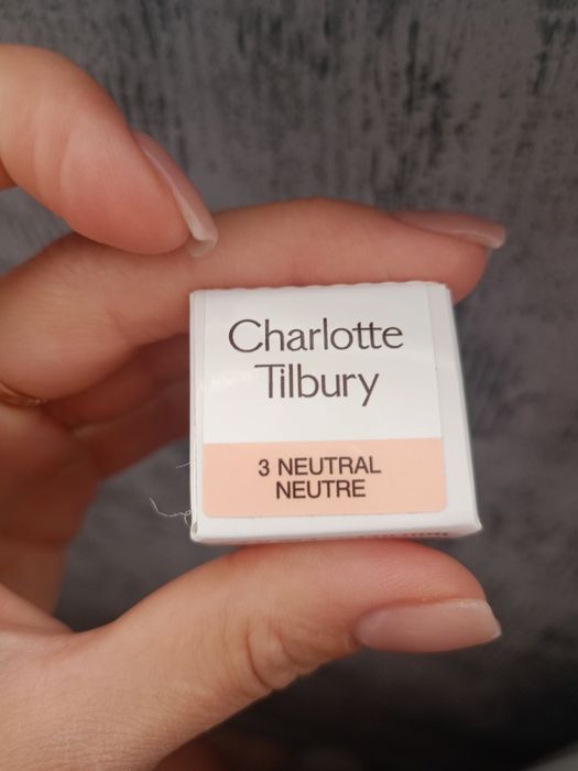 Тональный Charlotte Tilbury, тени L'Oréal