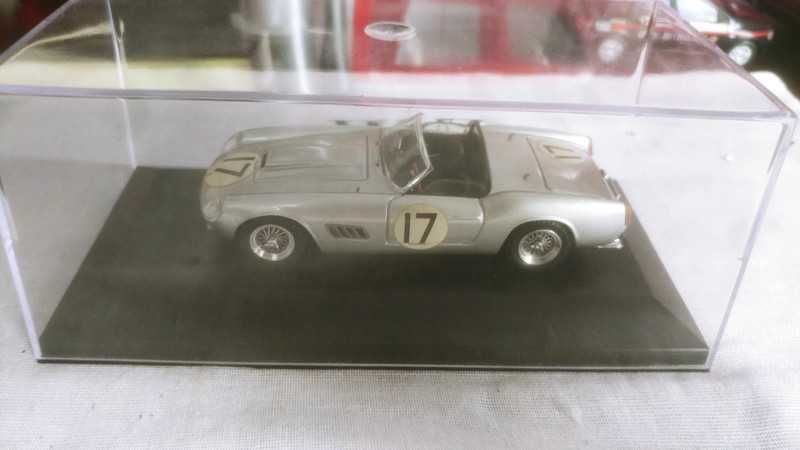 Ferrari 1:43, minichamps, altaya e Bang, valor por unidade 1:43
