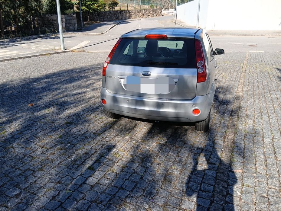 Ford fiesta 1.6 gasolina foto 3