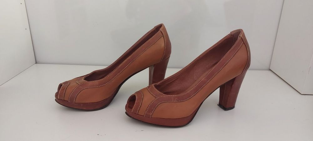 Vendo sapatos n.° 38