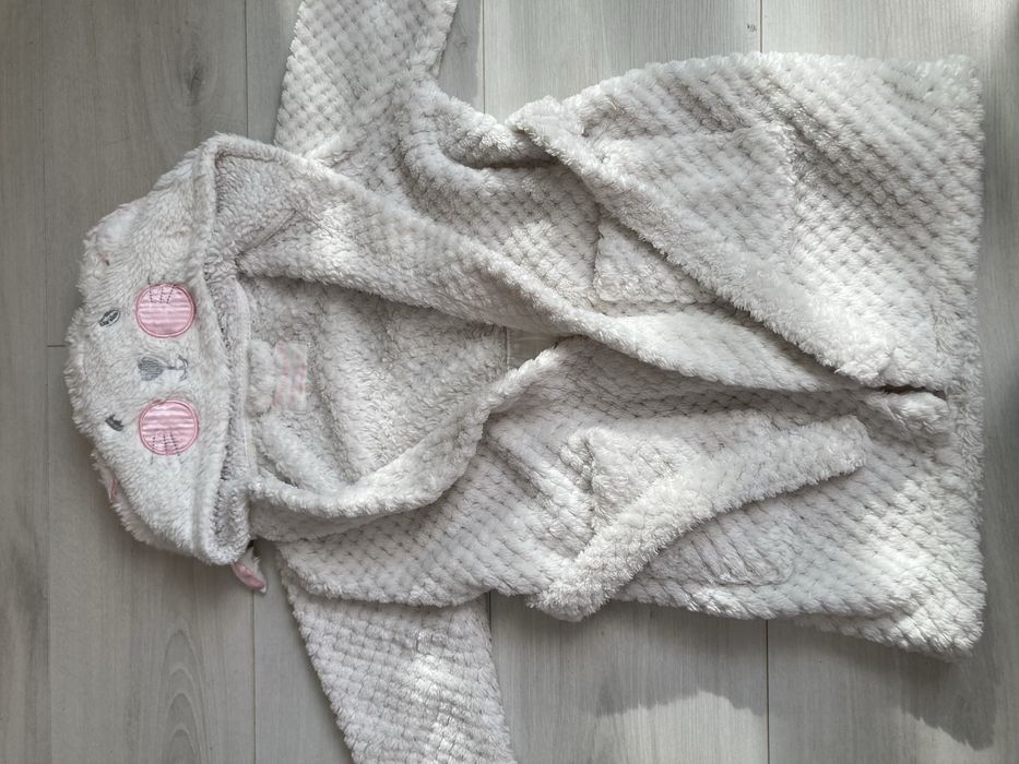Szlafrok dziewczęcy rozmiar 98