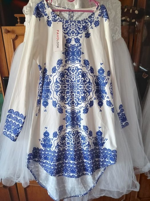 Продам вишите НОВЕ пляття, р S