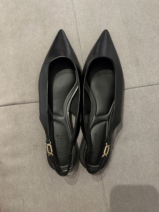 Туфлі, балетки з відкритою пʼяткою і гострим носком