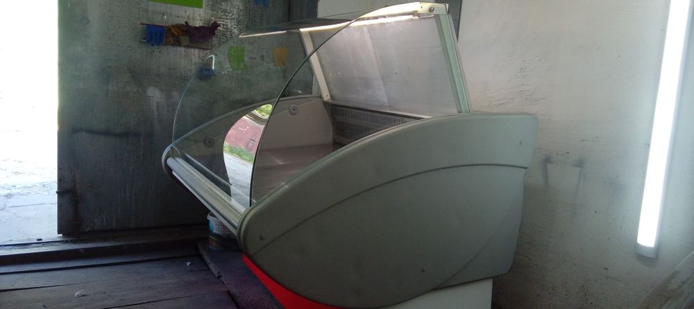 Холодильна вітрина Ілєть-1.2м