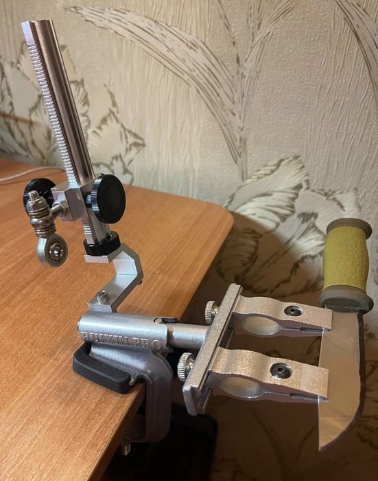 Цифровой угломер,влагостойкий,хорошего качества.