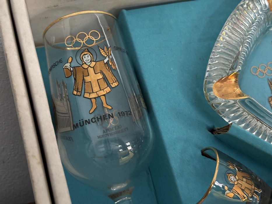 Pamiątka z olimpiady w Monachium 1972 zestaw kieliszki popielniczka