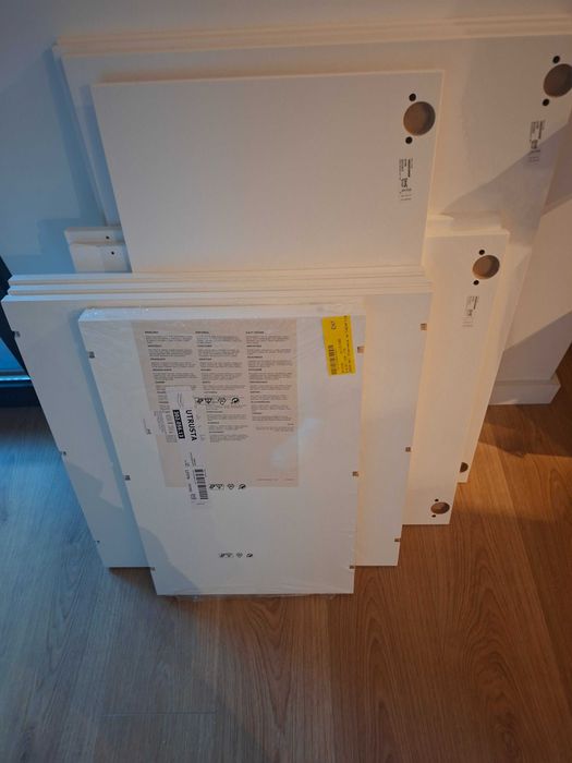 IKEA METOD : portas, dobradiças e prateleiras