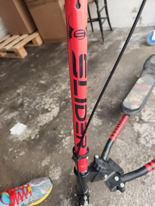 Trotinete usada abrir e fecha