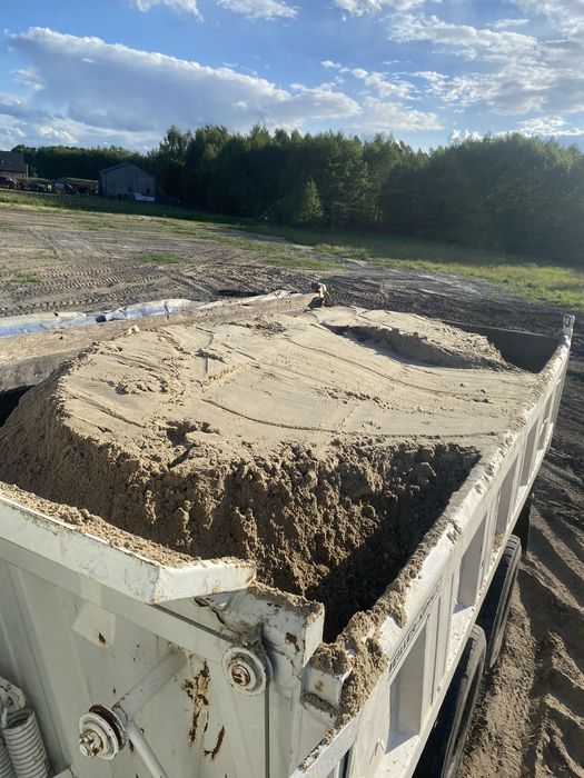 Piasek zasypkowy na fundamenty czy pod kostke