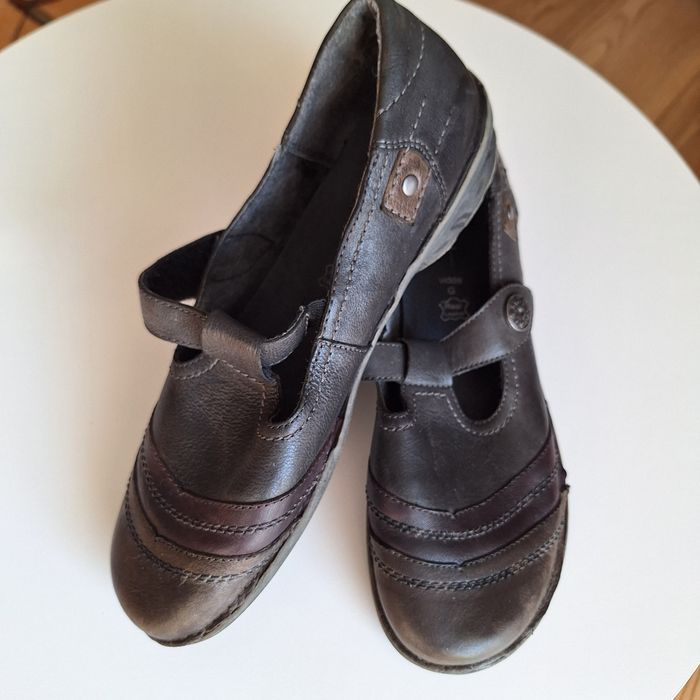 Skórzane,dla szerszej stopy,na antypoślizgowej podeszwie buty Mary B