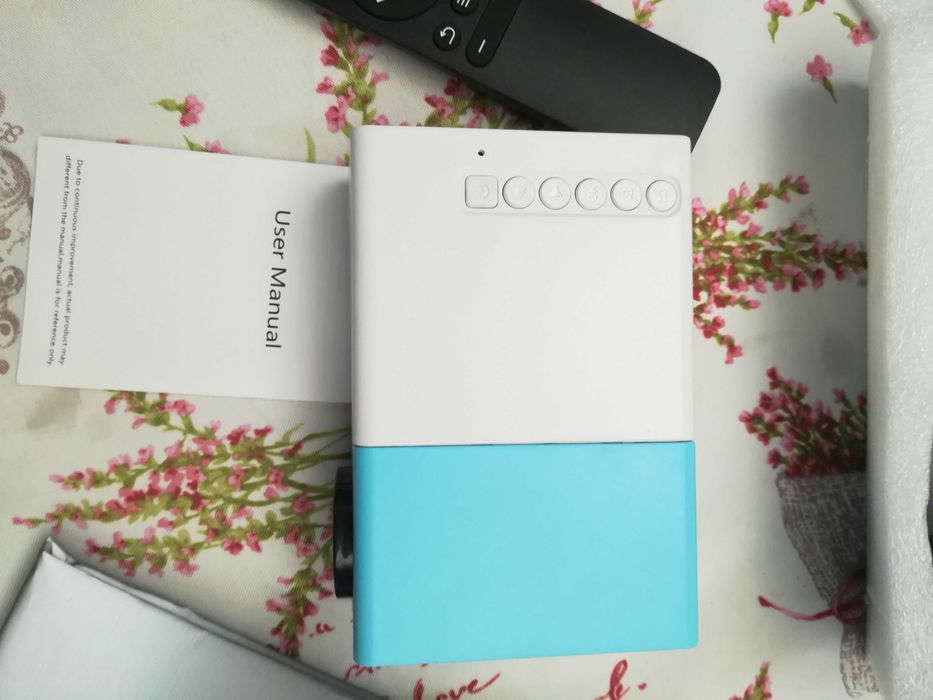 mini projetor com pouco uso