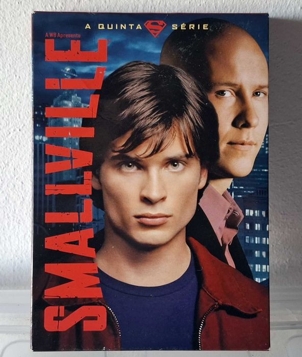 Smallville - (as 5 primeiras seasons, edições nacionais)