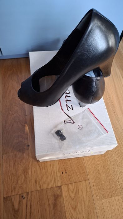 Buty, czółenka skórzane damskie rozmiar 39