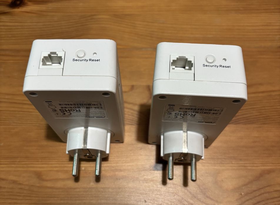 Kit Rede Cabos: 2x Powerline ASUS + Switch D‑Link 8 portas