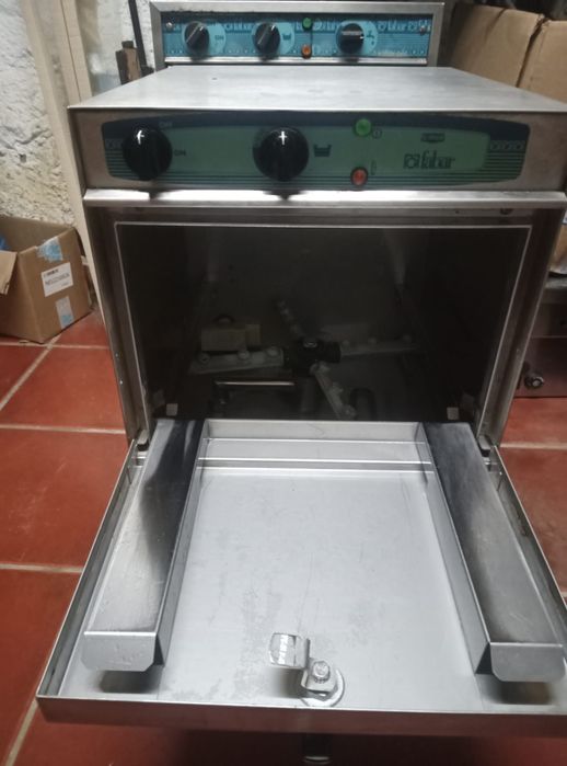 Vendo máquina de lavar loiça industrial